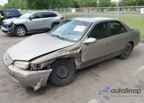 1999 Toyota Camry Le z USA, uszkodzony, nr VIN 4T1BG22K0XU593209
